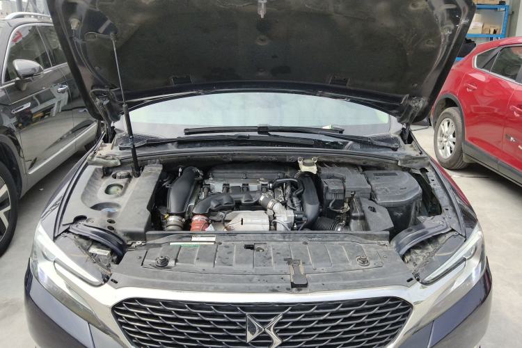Used DS 5LS 2014 1.6T Luxury Edition THP160 Engine Bay