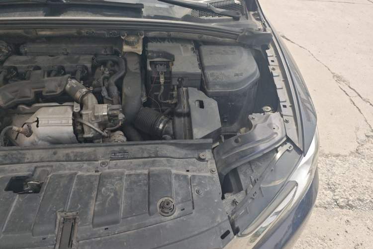 Used DS 5LS 2014 1.6T Luxury Edition THP160 Engine Bay Left