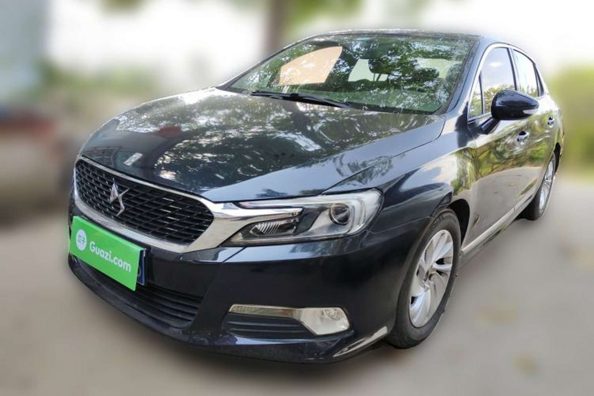 Used DS 5LS 2014 1.8L automatic Comfort version VTi140 Front Left 45 Deg