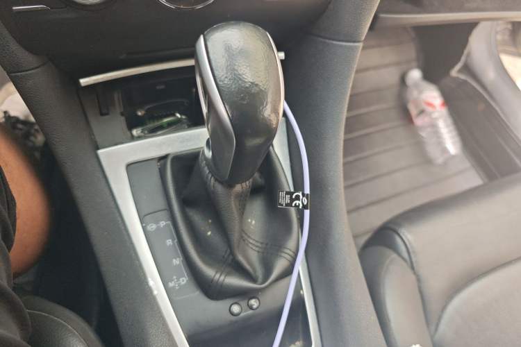 Used DS 5LS 2014 1.6T Luxury Edition THP160 Gear Lever