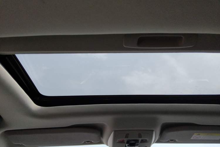 Used DS 5LS 2014 1.6T Luxury Edition THP160 Headliner