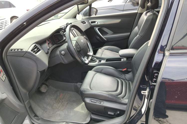 Used DS 5LS 2014 1.6T Luxury Edition THP160 Left Front Seat