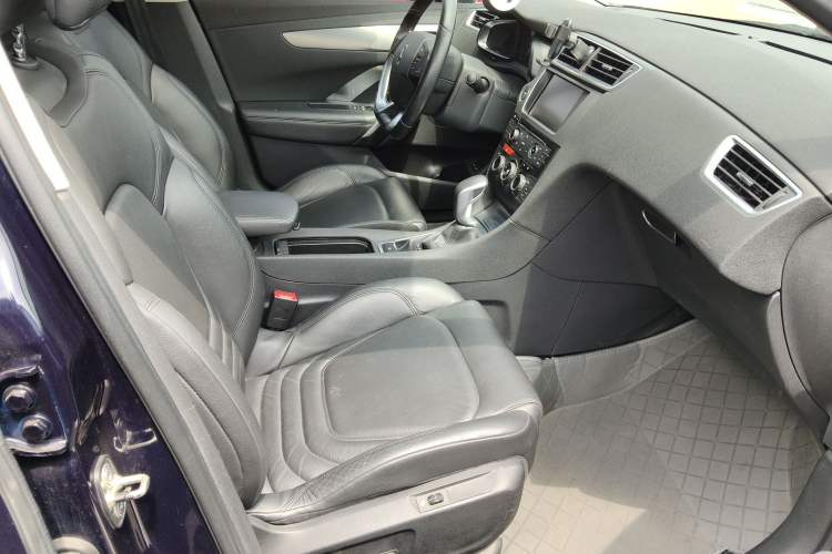 Used DS 5LS 2014 1.6T Luxury Edition THP160 Right Front Seat
