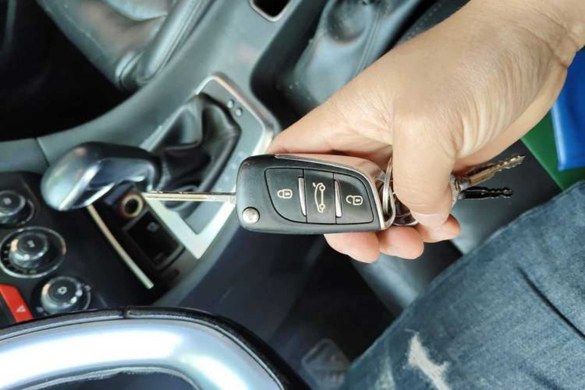 Used DS 5LS 2014 1.8L automatic Comfort version VTi140 Vehicle Key