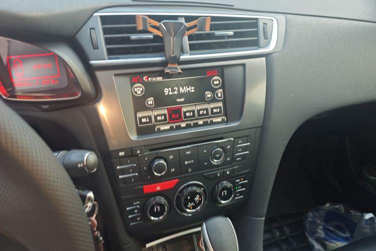 Used DS 5LS 2014 1.6T Elegant Version THP160 Audio And AC Panel