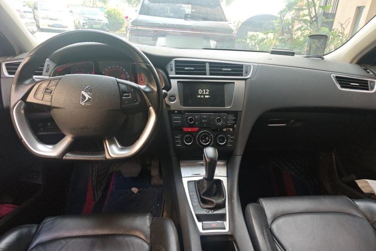 Used DS 5LS 2014 1.6T Luxury Edition THP160 Center Console