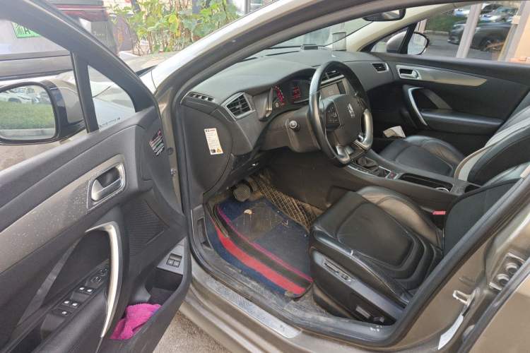 Used DS 5LS 2014 1.6T Luxury Edition THP160 Driver Seat