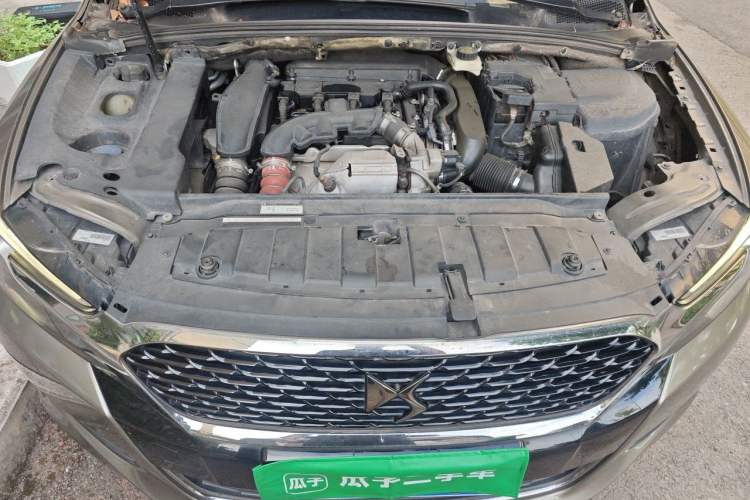 Used DS 5LS 2014 1.6T Luxury Edition THP160 Engine Bay