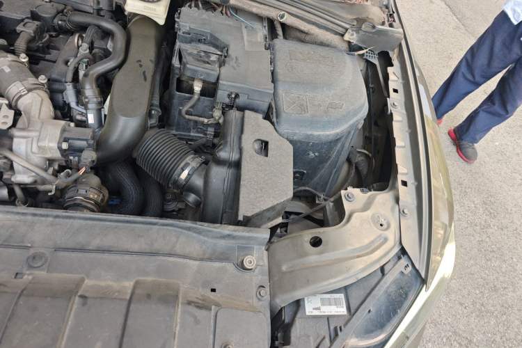 Used DS 5LS 2014 1.6T Luxury Edition THP160 Engine Bay Left