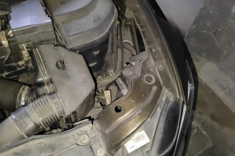 Used DS 5LS 2014 1.6T Prestige Edition THP200 Engine Bay Left