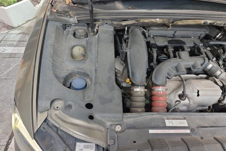 Used DS 5LS 2014 1.6T Luxury Edition THP160 Engine Bay Right