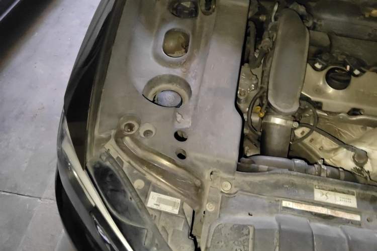 Used DS 5LS 2014 1.6T Prestige Edition THP200 Engine Bay Right