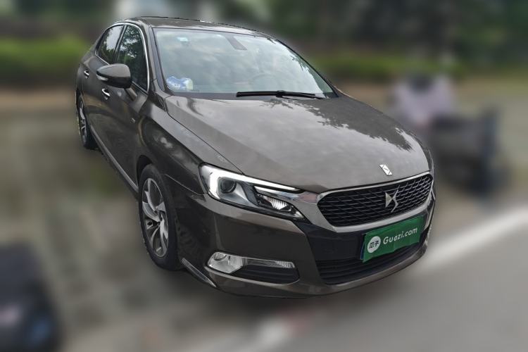 Used DS 5LS 2014 1.6T Luxury Edition THP160 Front Right 45 Deg
