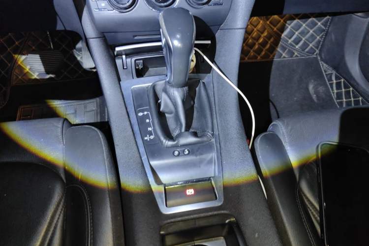 Used DS 5LS 2014 1.6T Luxury Edition THP160 Gear Lever