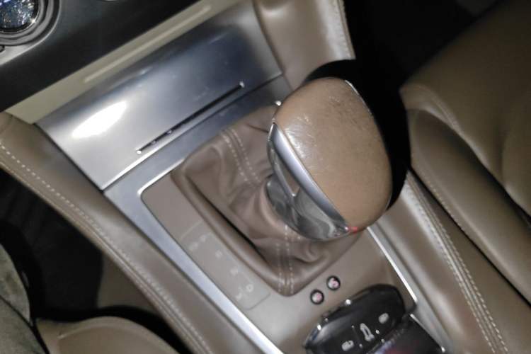 Used DS 5LS 2014 1.6T Prestige Edition THP200 Gear Lever