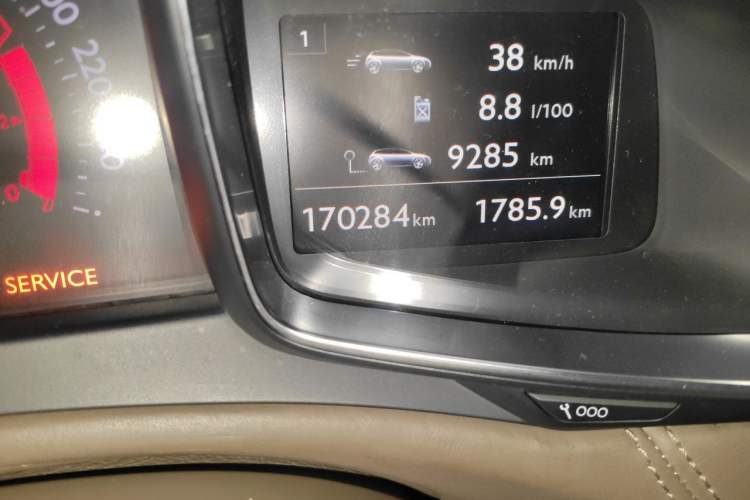 Used DS 5LS 2014 1.6T Prestige Edition THP200 Odometer Close Up