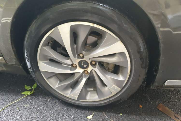 Used DS 5LS 2014 1.6T Luxury Edition THP160 Right Front Wheel Hub