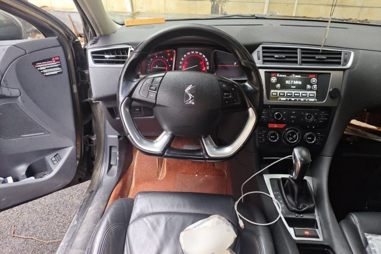 Used DS 5LS 2014 1.6T Luxury Edition THP160 Steering Wheel