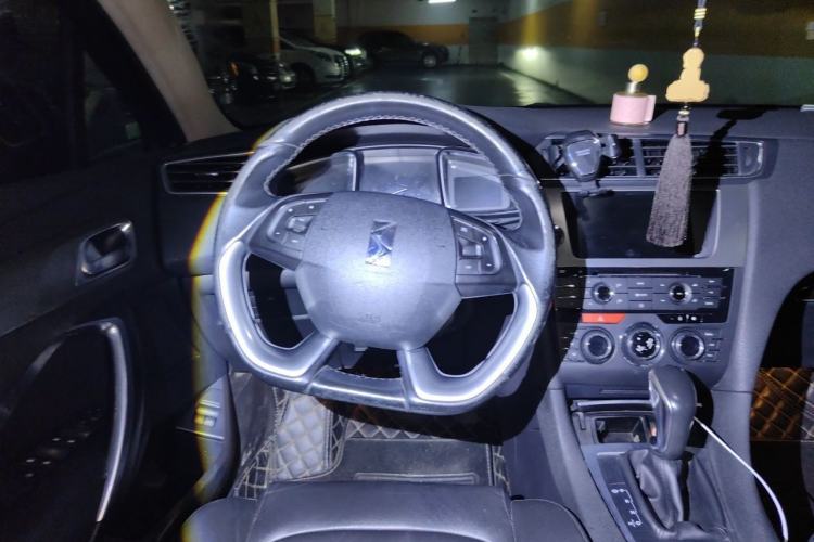 Used DS 5LS 2014 1.6T Luxury Edition THP160 Steering Wheel
