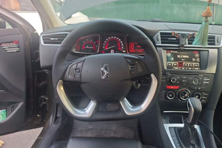 Used DS 5LS 2014 1.6T Elegant Version THP160 Steering Wheel