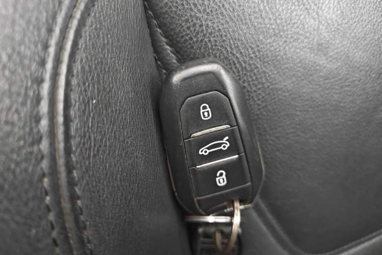 Used DS 5LS 2014 1.6T Luxury Edition THP160 Vehicle Key