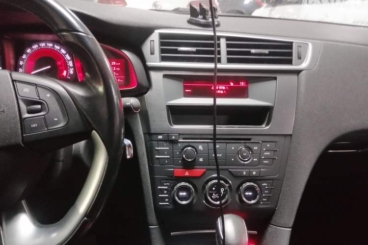 Used DS 5LS 2014 1.8L Elegant Edition VTi140 Audio And AC Panel