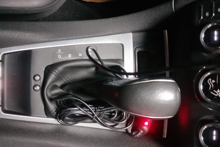 Used DS 5LS 2014 1.8L Elegant Edition VTi140 Gear Lever