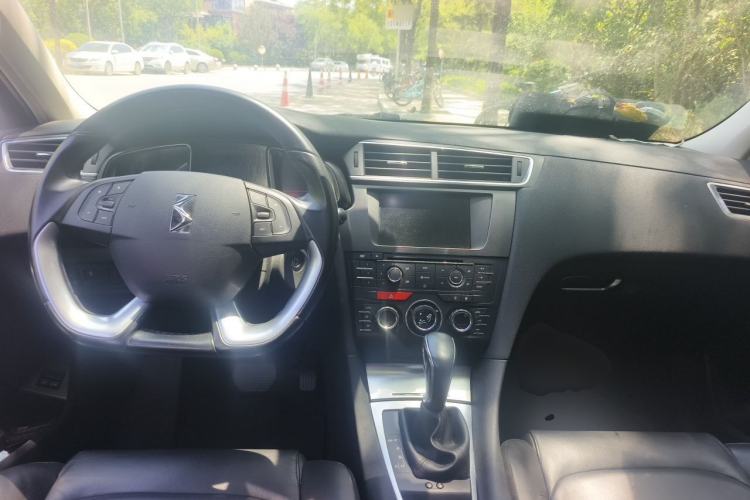 Used DS 5LS 2014 1.6T Elegant Version THP160 Center Console