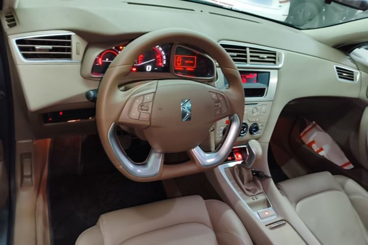 Used DS 5LS 2014 1.6T Elegant Version THP160 Center Console