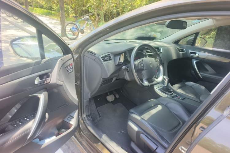 Used DS 5LS 2014 1.6T Elegant Version THP160 Driver Seat