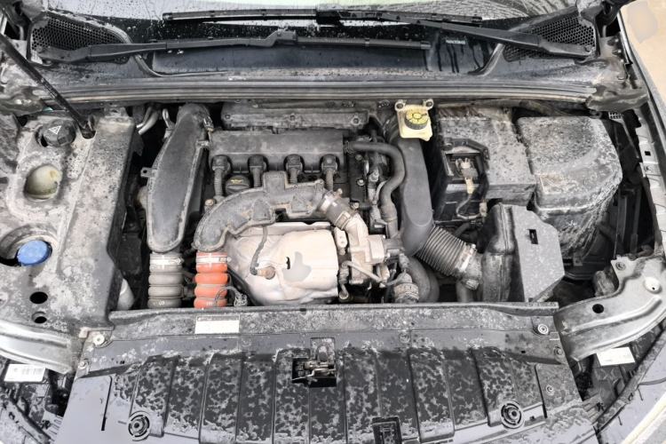 Used DS 5LS 2014 1.6T Elegant Version THP160 Engine Bay