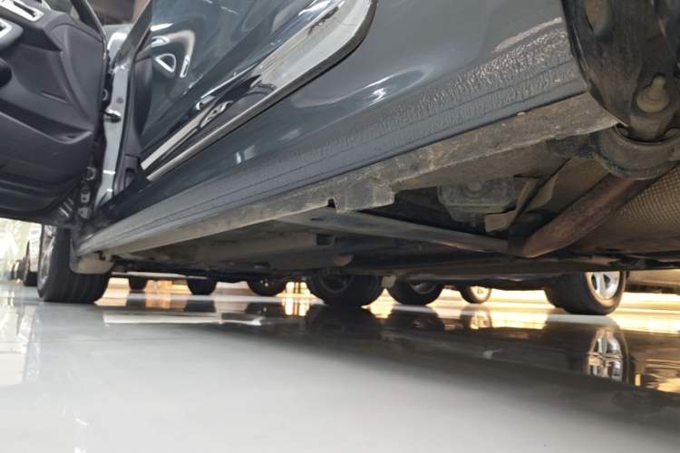 Used DS 5LS 2014 1.6T Luxury Edition THP160 Left Side Sill