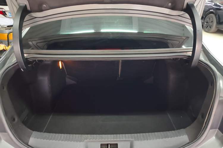 Used DS 5LS 2014 1.6T Elegant Version THP160 Trunk