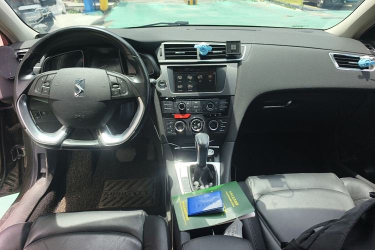 Used DS 5LS 2014 1.6T Luxury Edition THP160 Center Console