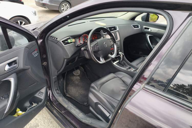 Used DS 5LS 2014 1.6T Elegant Version THP160 Driver Seat