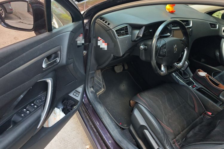 Used DS 5LS 2014 1.6T Elegant Version THP160 Driver Seat