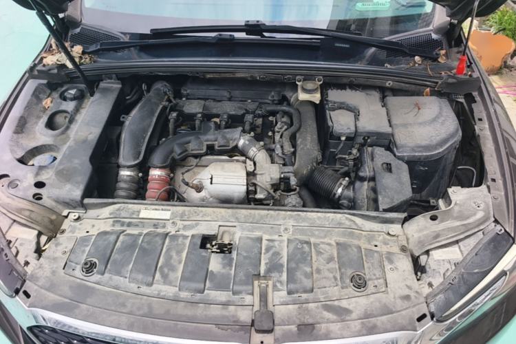Used DS 5LS 2014 1.6T Luxury Edition THP160 Engine Bay