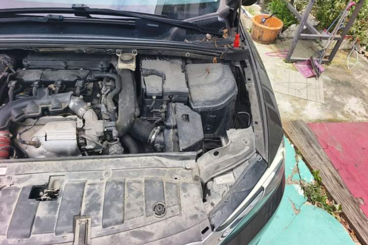 Used DS 5LS 2014 1.6T Luxury Edition THP160 Engine Bay Left