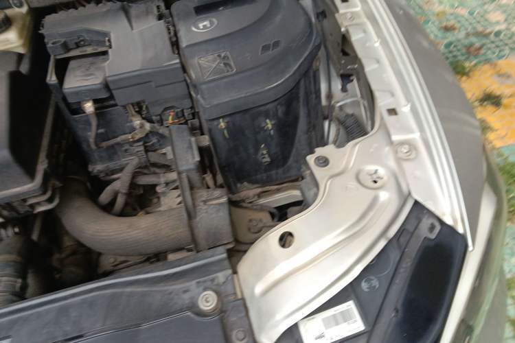 Used DS 5LS 2014 1.8L Elegant Edition VTi140 Engine Bay Left