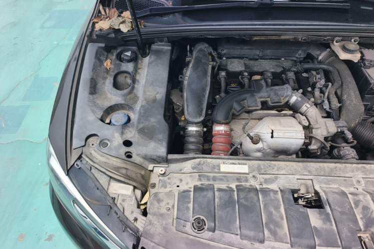 Used DS 5LS 2014 1.6T Luxury Edition THP160 Engine Bay Right