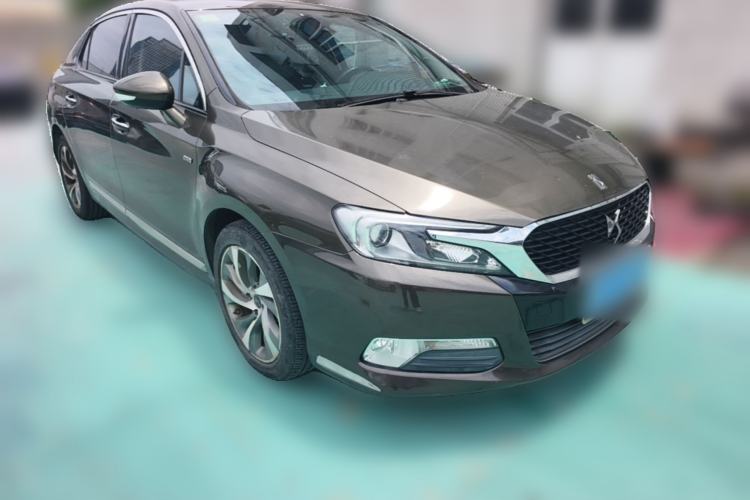 Used DS 5LS 2014 1.6T Luxury Edition THP160 Front Right 45 Deg