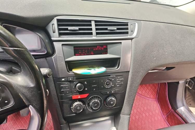 Used DS 5LS 2014 1.8L Manual Comfort Version VTi140 Audio And AC Panel