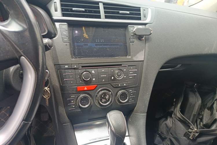 Used DS 5LS 2014 1.8L Elegant Edition VTi140 Audio And AC Panel