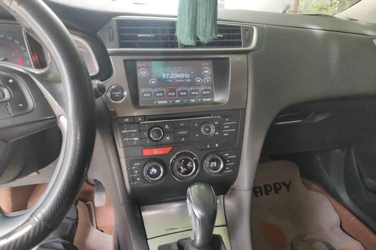 Used DS 5LS 2014 1.8L Elegant Edition VTi140 Audio And AC Panel