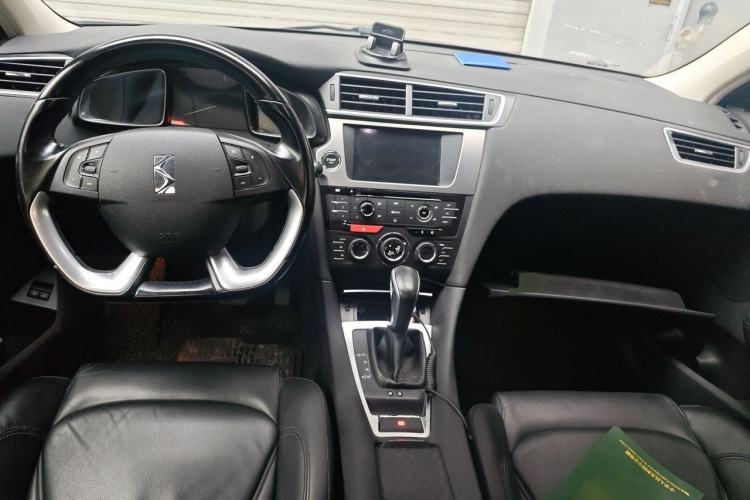 Used DS 5LS 2014 1.6T Luxury Edition THP160 Center Console