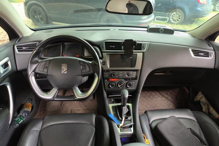 Used DS 5LS 2014 1.6T Luxury Edition THP160 Center Console