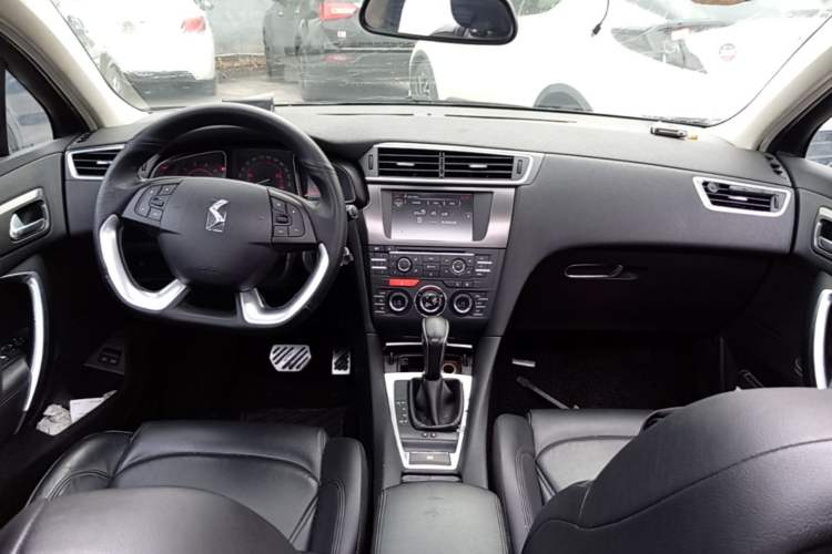 Used DS 5LS 2014 1.6T Elegant Version THP160 Center Console