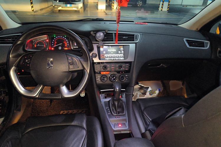 Used DS 5LS 2014 1.6T Luxury Edition THP200 Center Console