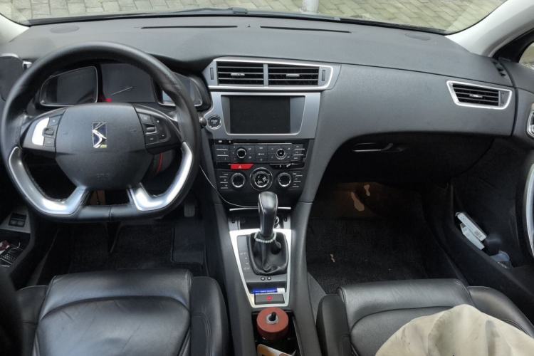 Used DS 5LS 2014 1.6T Luxury Edition THP160 Center Console