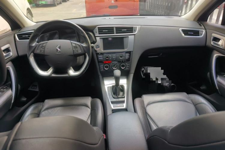 Used DS 5LS 2014 1.6T Luxury Edition THP160 Center Console